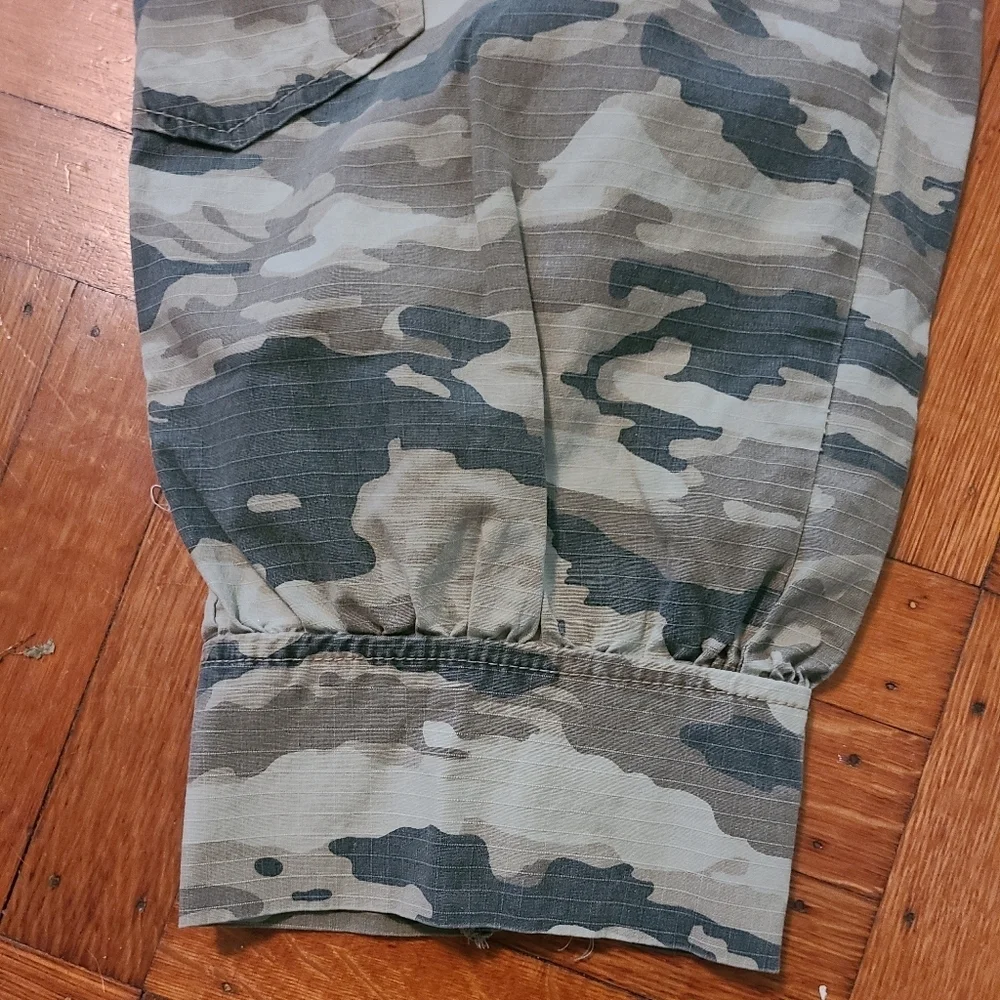 HOST🔥🔥PICK Camo cropped jeans - Picture 4 of 7